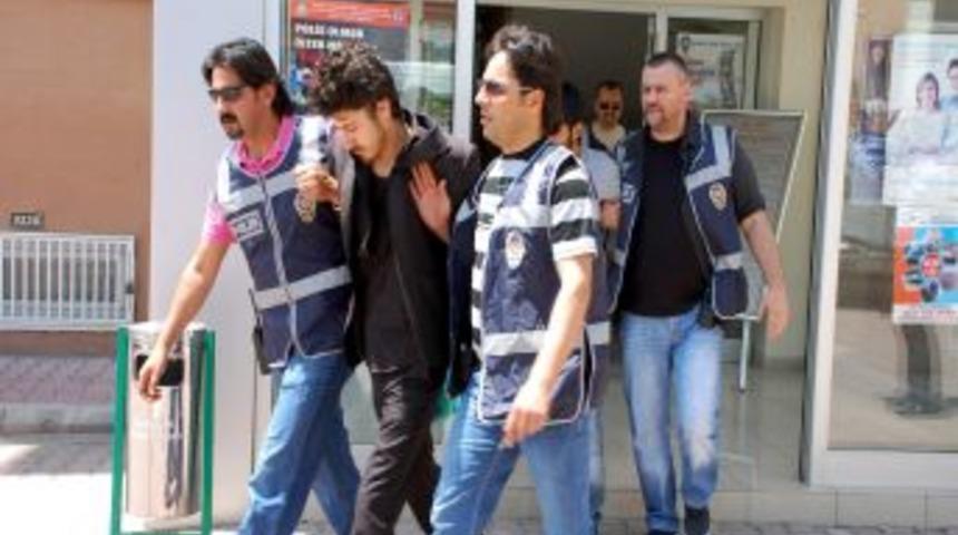 Adıyaman Polisi Sahte Hakim Ve Savcı &Ccedil;etesini &Ccedil;&ouml;kertti