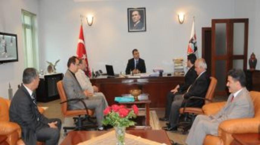 T&uuml;msiad Derneği Vali Mustafa Toprak'ı Ziyaret Etti