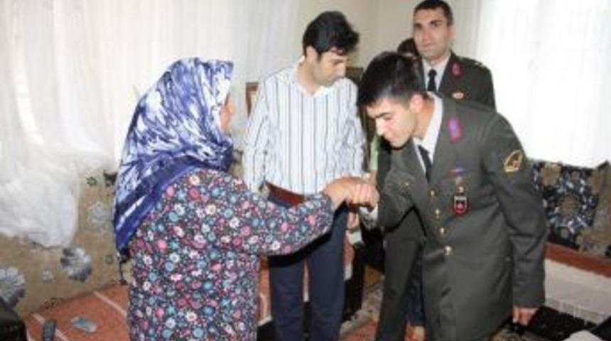 Kaymakam Uslu Şehit Annelerinin G&uuml;n&uuml;n&uuml; Kutladı