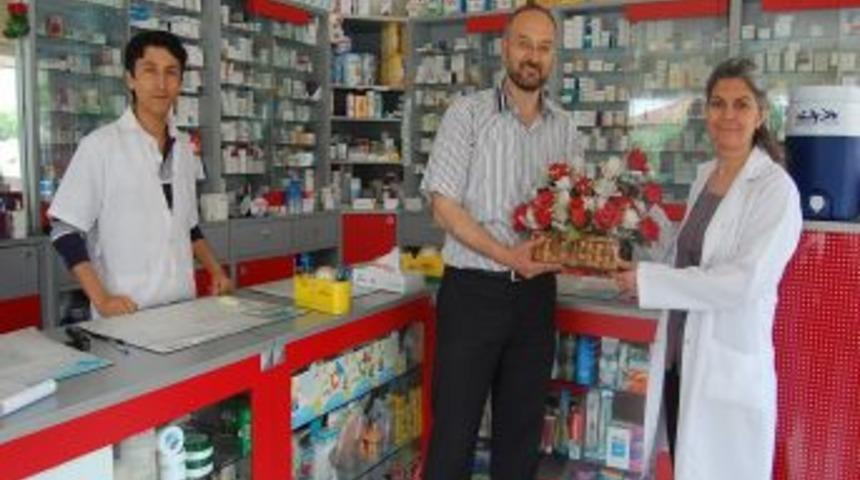 Harmancık'ta Eczacılar G&uuml;n&uuml; Kutlandı