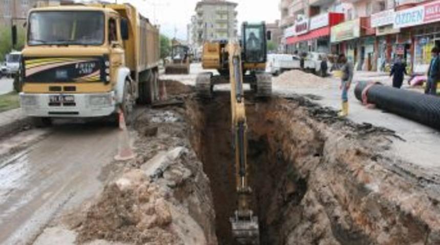 Niğde Belediyesi Yağmur &Ccedil;amur Dinlemiyor