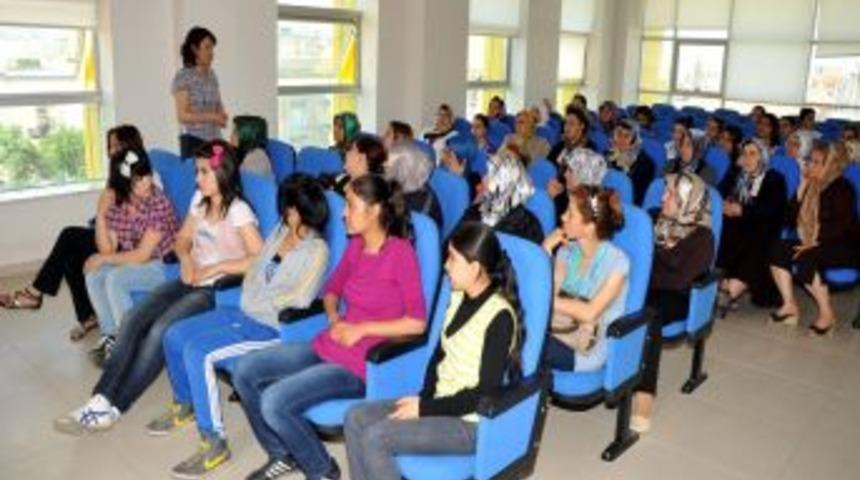 Evlilik Okulundan Kursiyerlere Y&ouml;nelik Eğitim Semineri