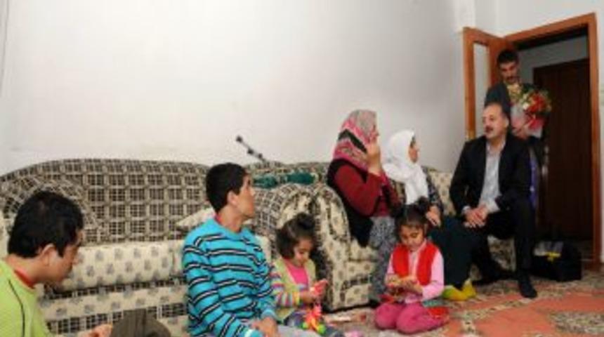 Hayatlarını Engelli &Ccedil;ocuklarına Adayan Annelere &Ouml;d&uuml;l