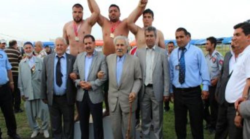 Adana'da Karakucak G&uuml;reş Festivali