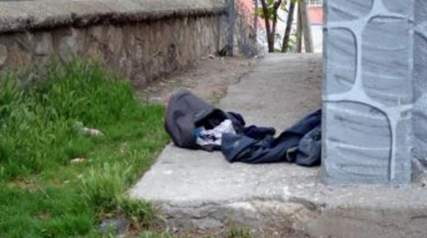 Trafo Yanına Bırakılan Çanta Fünye İle Patlatıldı