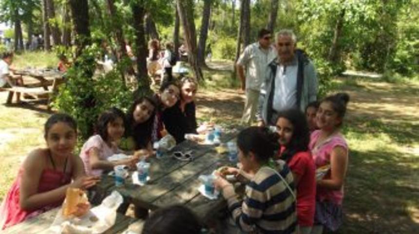 &Ouml;ğrenciler Piknikte Bir Araya Geldi