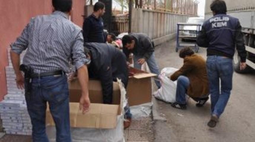Aksaray'da 50 Bin Paket Ka&ccedil;ak Sigara Yakalandı