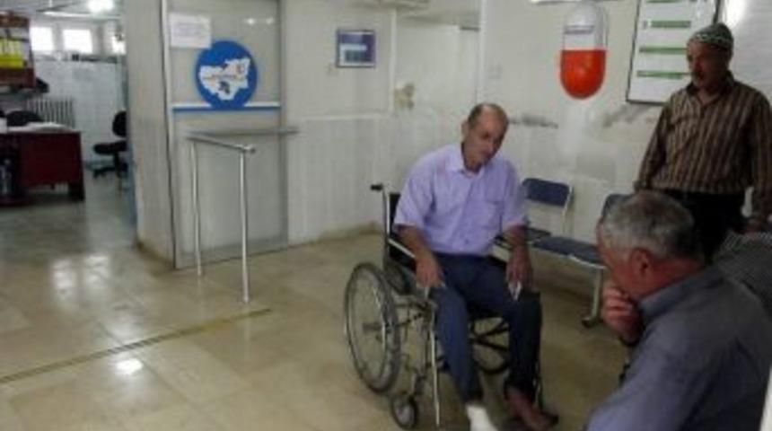 &Ccedil;apa Makinasına Ayapını Kaptırdı