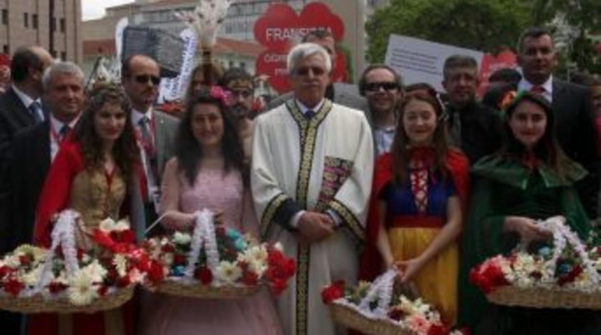 A&uuml; Bahar Şenliği Başladı