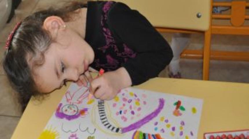 D&uuml;zce'de Anaokulları Arası 2.pastel Boya Resim Yarışması