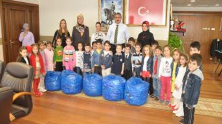 Miniklerden 32 Bin Mavi Kapak