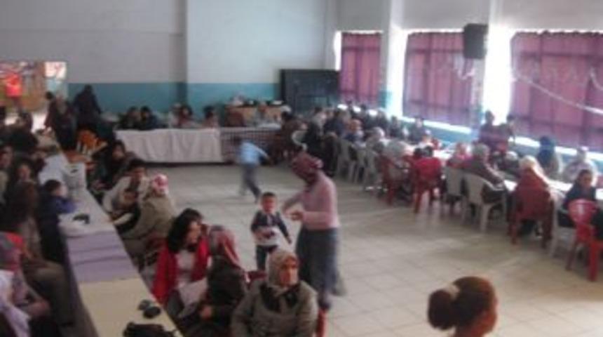 Minik &Ouml;ğrenciler Annelerin G&ouml;nl&uuml;n&uuml; Fethetti