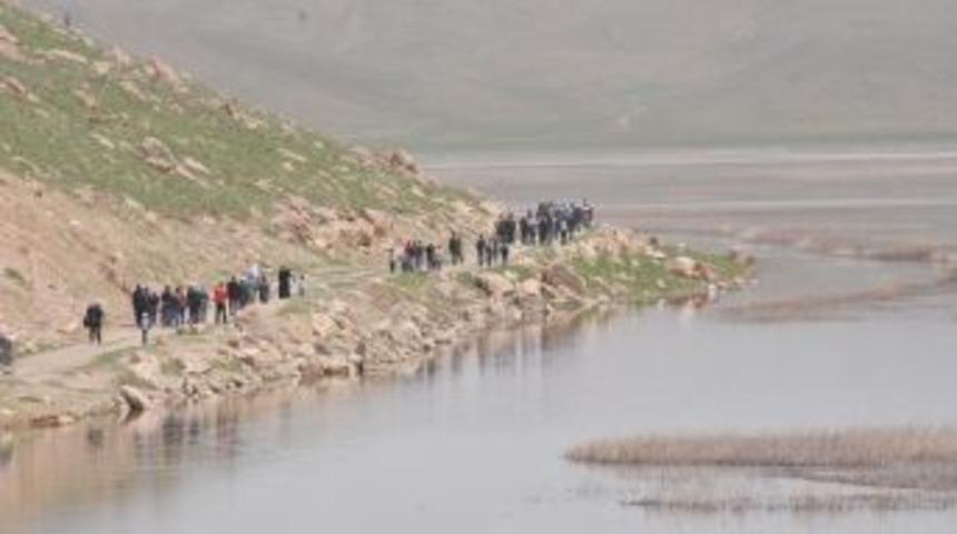 Van'da 'obeziteye Dikkat Yaşamına Hareket Kat' Y&uuml;r&uuml;y&uuml;ş&uuml;