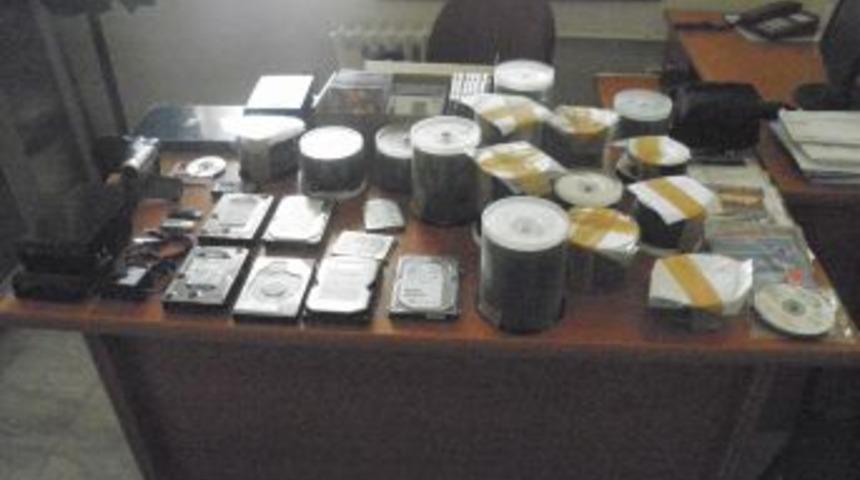 &Ccedil;ocuk Pornocusunu Alman İnterpol&uuml; Bildirdi, Edirne Polisi Yakaladı