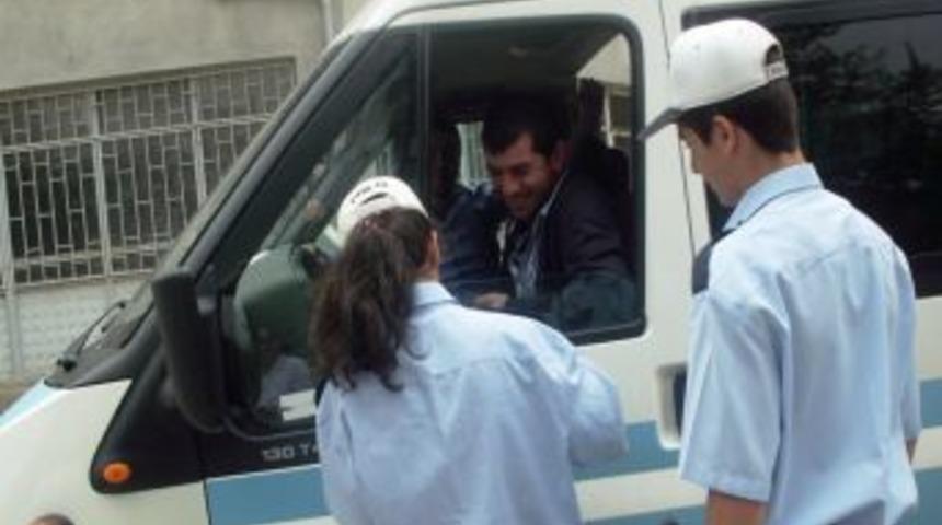 &Ouml;ğrenciler Trafik Polisi Oldu