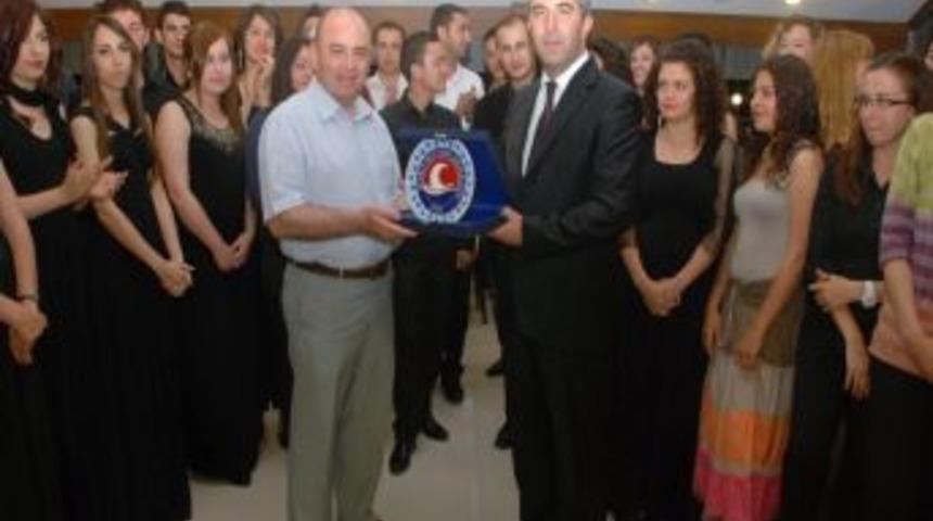 Mehmet Akif Ersoy &Uuml;niversitesi &Ouml;ğrencileri Gediz'de Konser Verdi