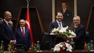 Hazine ve Maliye Bakanı Berat Albayrak'tan Naci Ağbal'a çiçek esprisi!