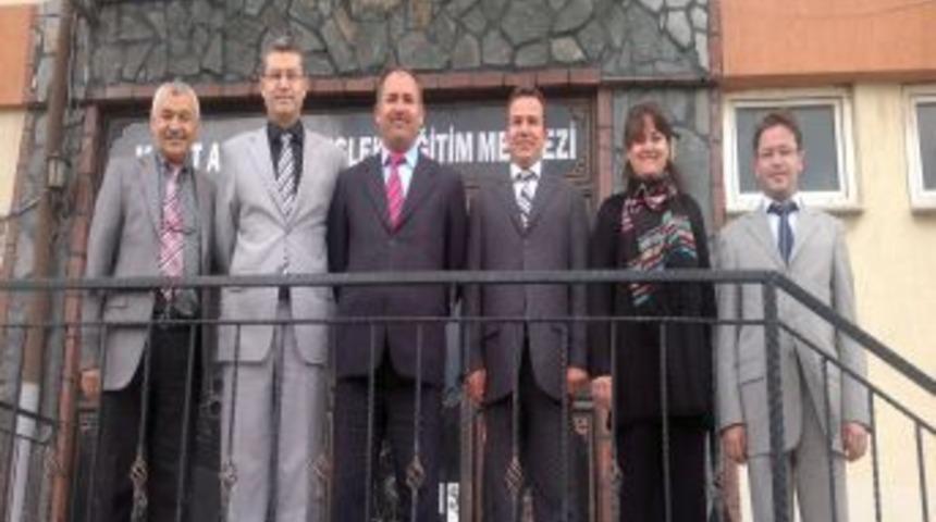 Gediz Mesleki Eğitim Merkezi Uşak Murat Arıt&uuml;rk Mesleki Eğitim Merkezine Kıyaslama Ziyaretinde Bulunda