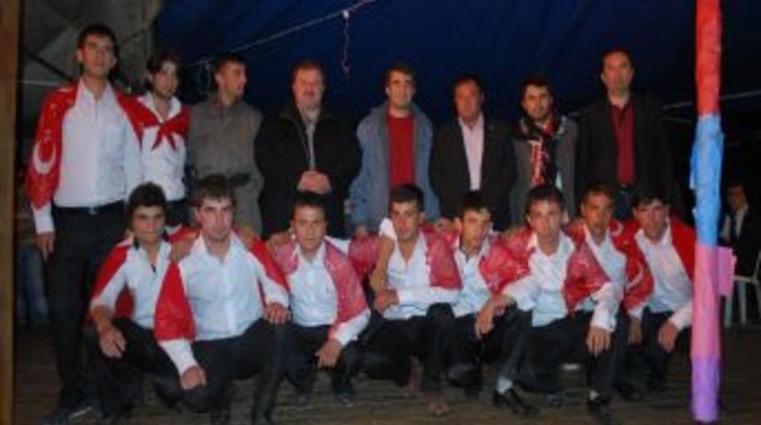 Pazarlar'da Asker Adaylarına Coşkulu Uğurlama