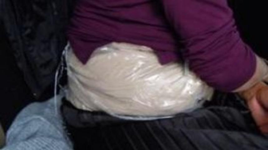 Anneler G&uuml;n&uuml;nde 1 Yaşındaki Bebeği Ve Oğluyla Birlikte Uyuşturucudan Yakalandı