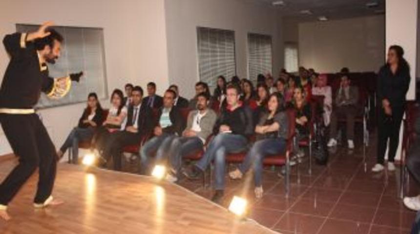 Y&uuml;ksekova'da 'şeyh Bedrettin Destanı' Sahneye Taşındı