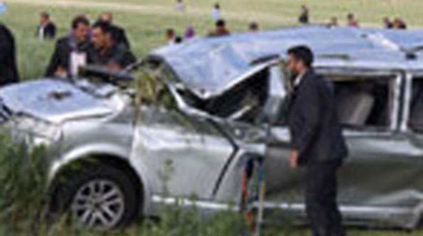 Taziye yolunda kaza; 2 &ouml;l&uuml;, 6 yaralı