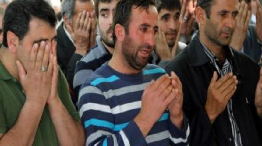 Devrilen Televizyonun Altında Kalan 3 Yaşındaki &Ccedil;ocuk Hayatını Kaybetti