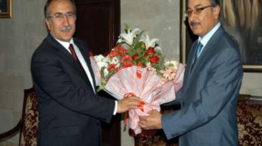 Sgk Y&ouml;neticilerinden Vali Savaş'a Ziyaret