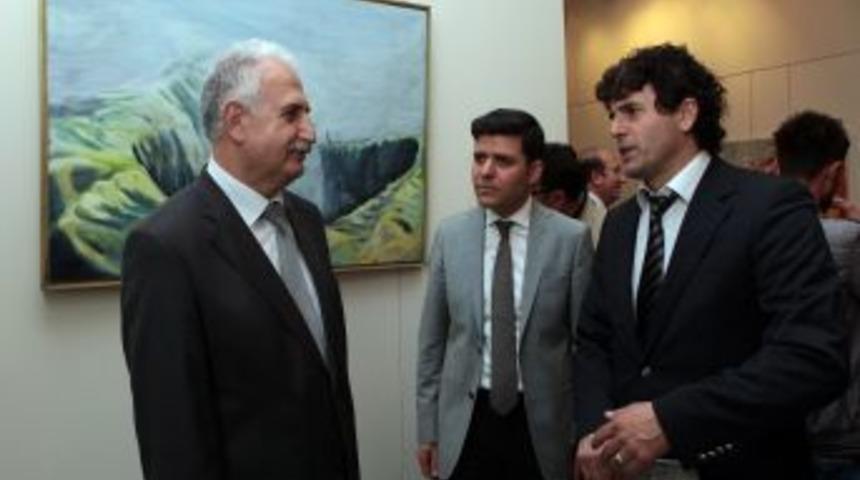 Mustafa K&uuml;&ccedil;&uuml;k&ouml;ner'den "g&uuml;ncellenen İmgeler Resim Sergisi"