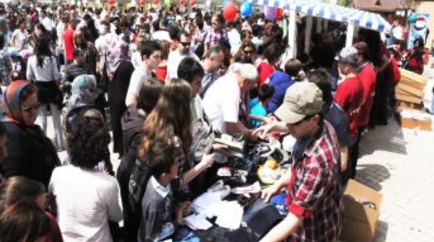 Levi`s Engelliler İ&ccedil;in Kermes D&uuml;zenledi