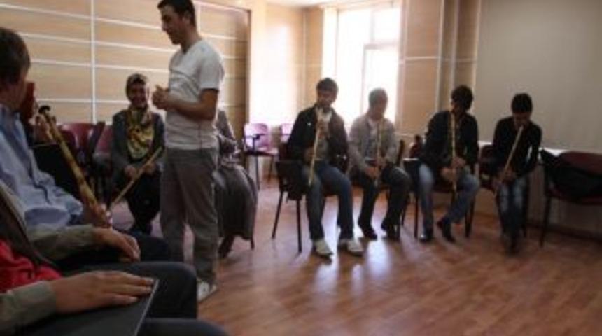 Bayburt &Uuml;niversitesi &Ouml;ğrencileri "ney" &Ouml;ğreniyor