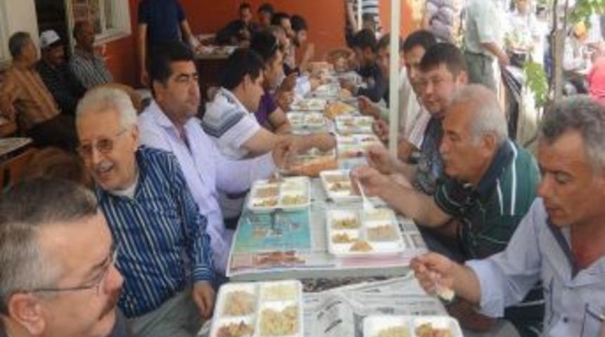 Edremit'te Bu Gelenek 12 Yıldır S&uuml;r&uuml;yor