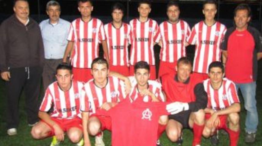 Cumhuriyet İle Yaşıt Altınova, 60 Yıllık Formasını &Ouml;ykam'a Bağışlayacak