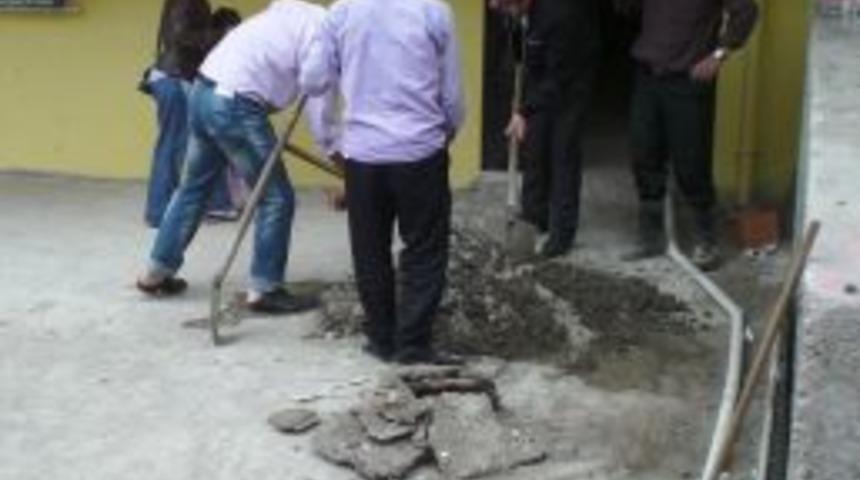 11 Dairelik Apartmanın Elektrik Kablolarını &Ccedil;aldılar