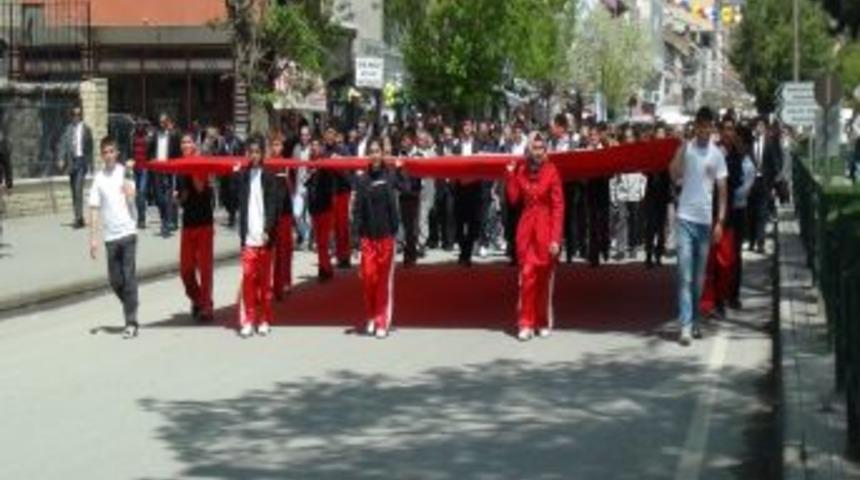 Tatvan&rsquo;da Gen&ccedil;lik Y&uuml;r&uuml;y&uuml;ş&uuml; D&uuml;zenlendi