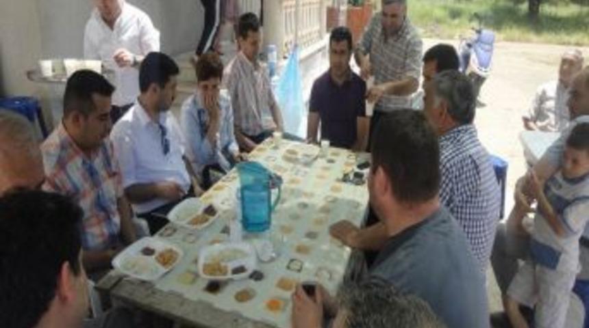 Ak Kadrolar Hayırlarda