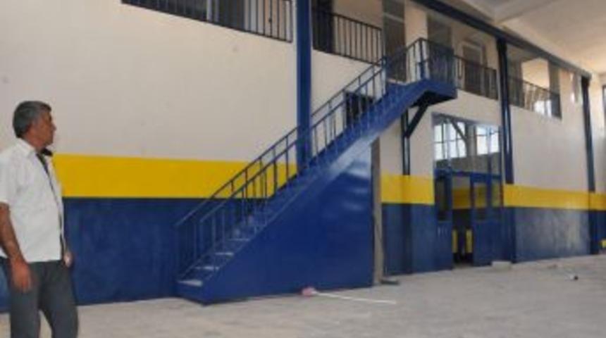 Esnaf, Milyonluk Yatırımın Tamamlanması İ&ccedil;in Validen Yardım Bekliyor