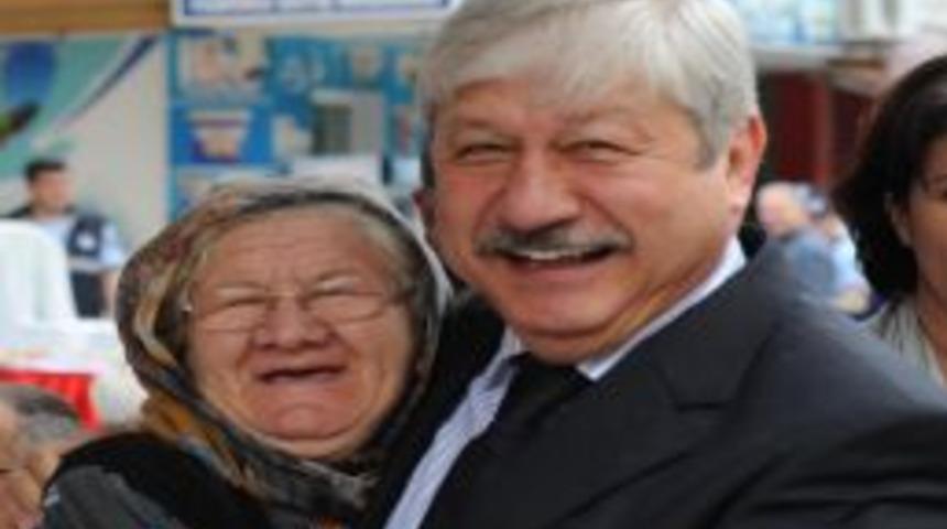 Başkan Akaydın Esnafla Kahvaltıda Buluştu