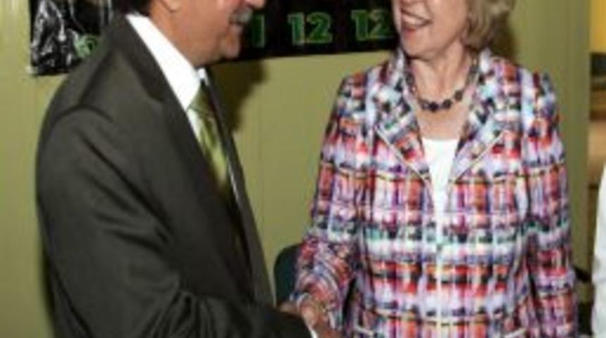 Alman Bakan, Elbim Almanca Kurslarını Ziyaret Etti