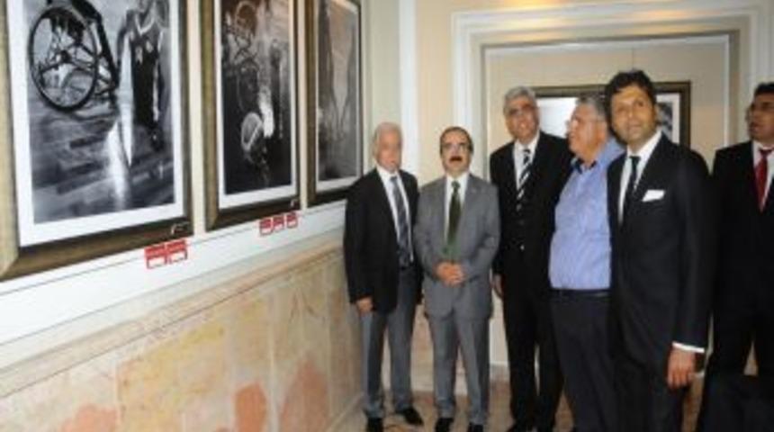 "her Şeye Rağmen" Fotoğraf Sergisi A&ccedil;ıldı