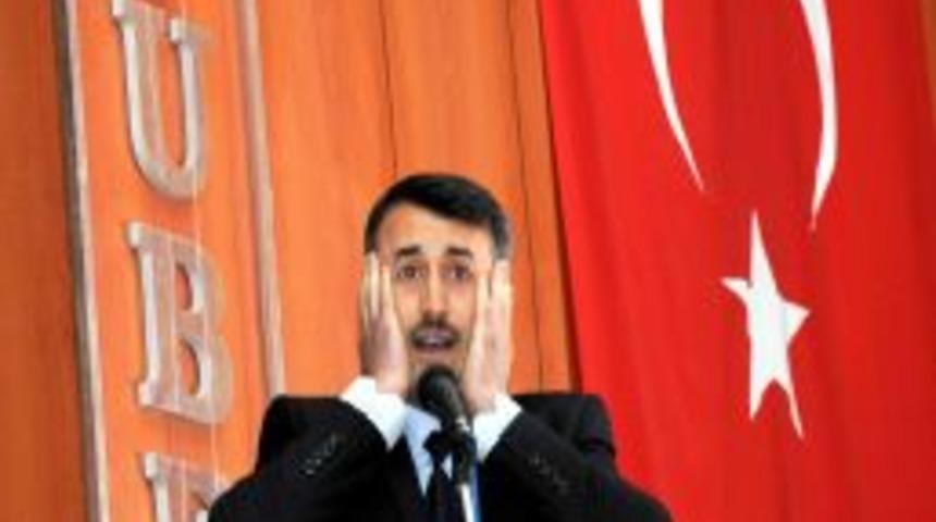 Din G&ouml;revlileri, En G&uuml;zel Ezanı Okumak I&ccedil;in Yarıştı