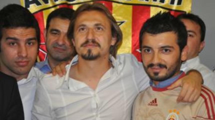 Ayhan Akman: Futbol Hayatımı, &Ccedil;ocukluğumun Takımında Noktaladım