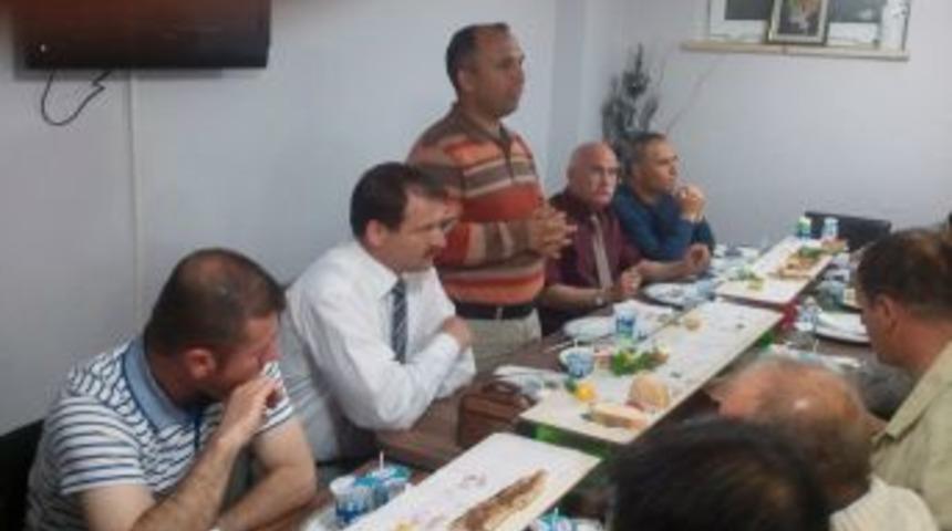 Gediz İlk&ouml;ğretim Okulları İdarecileri Ticaret Meslek Lisesi Yemeğinde Bir Araya Geldi