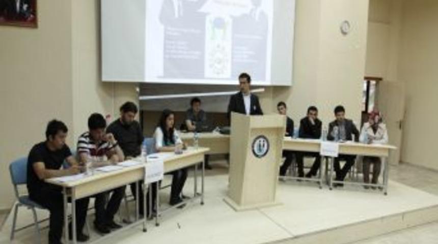 Bayburt &Uuml;niversitesi &Ouml;ğrencileri, Dinlerarası Diyalogu M&uuml;nazara Etti