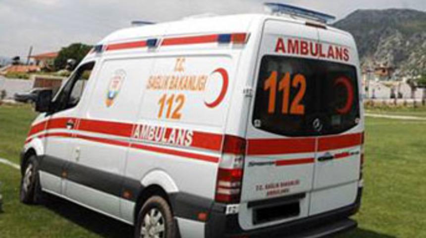 Toz kaldıran ambulansa saldırdılar