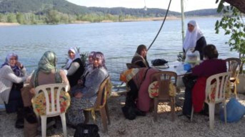 Kur'an Okumayı &Ouml;ğrenen Bayanlar Tire Ve &Ouml;demiş'i Gezdi