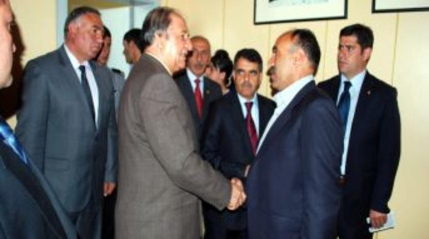 Kars Belediyesi'nin Halk G&uuml;n&uuml; Toplantısına Vali S&uuml;prizi