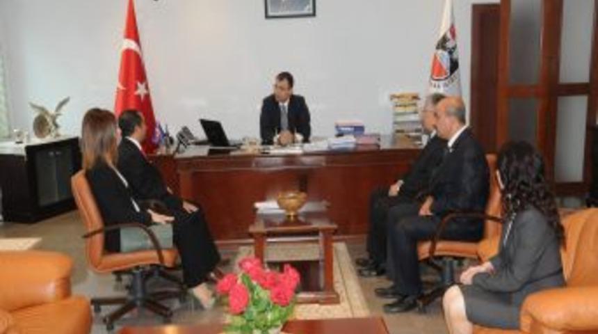 Sgk &Ccedil;alışanları Vali Toprak'ı Makamında Ziyaret Etti