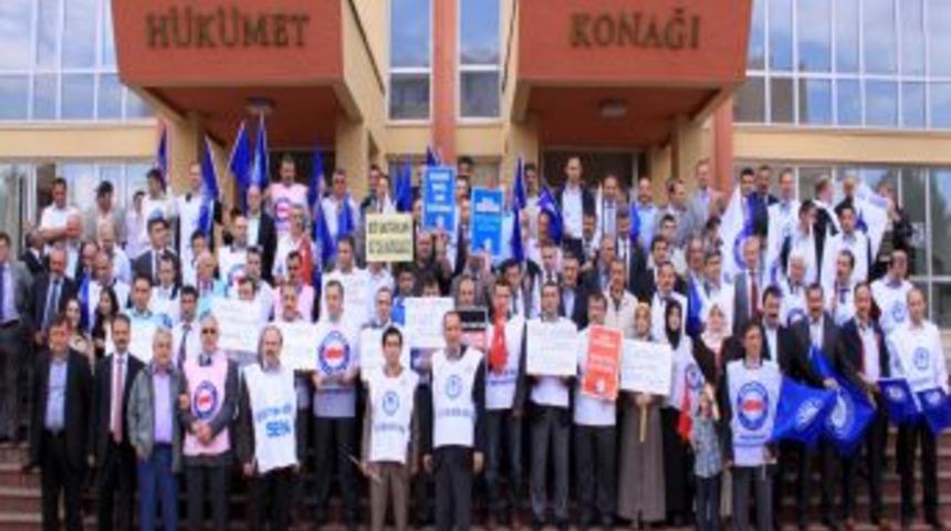 Trabzon'da Memurlar Eylemde