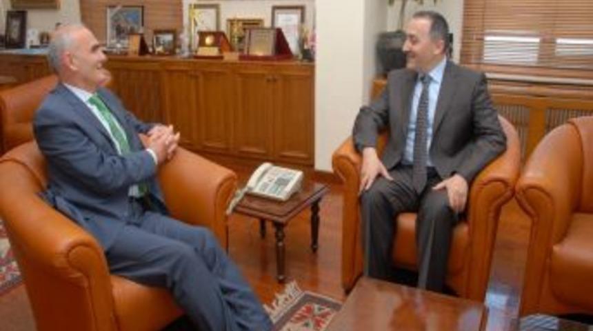 Polis Okulu M&uuml;d&uuml;r&uuml;'nden Başkan Yılmaz'a Ziyaret